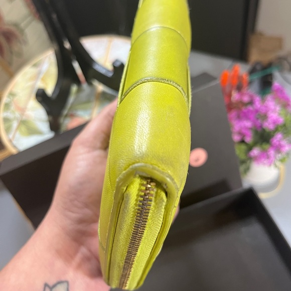 Bottega Veneta Intrecciato Zip-Around LimeGreen Woven Leather Wallet - Picture 3 of 10